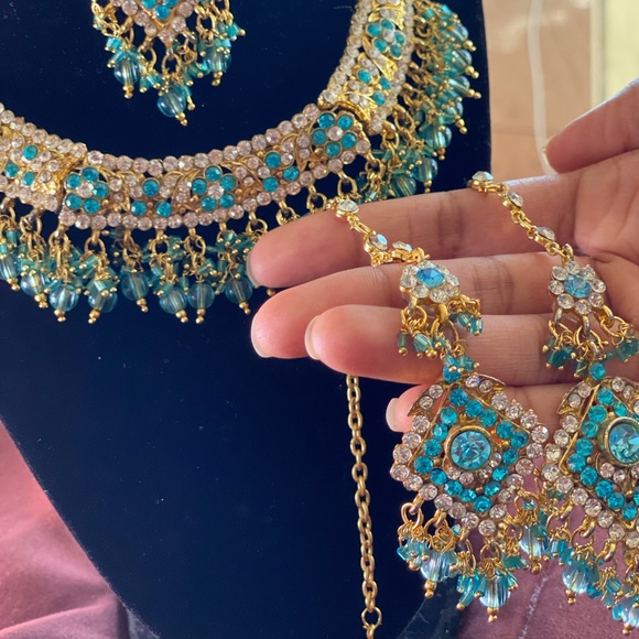 Indian/ Bollywood Wedding Jewelry Set - Picture 5 of 6